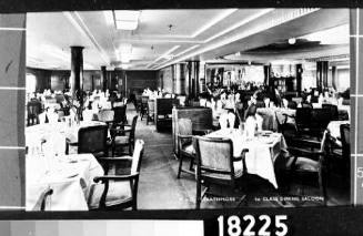 P&O STRATHMORE - 1st Class dining saloon