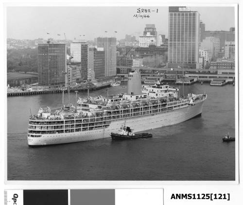 P&O passenger liner IBERIA departing from Sydney Harbour assisted by two tugboats