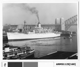 P&O passenger liner ORONSAY alongside the International Terminal at Circular Quay