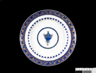 Plate part of a Chinese export Porcelain dinner service, made during the Quianlong period