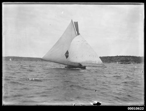 18-footer ARLINE on Sydney Harbour