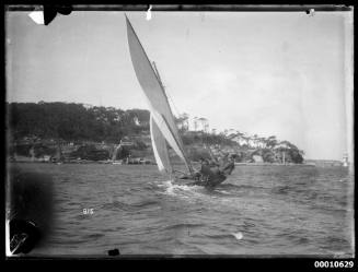 18-footer CRESCENT on Sydney Harbour