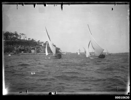 18-footer CRESCENT racing on Sydney Harbour