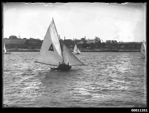 16-foot skiff on the Parramatta River, INSC 2223