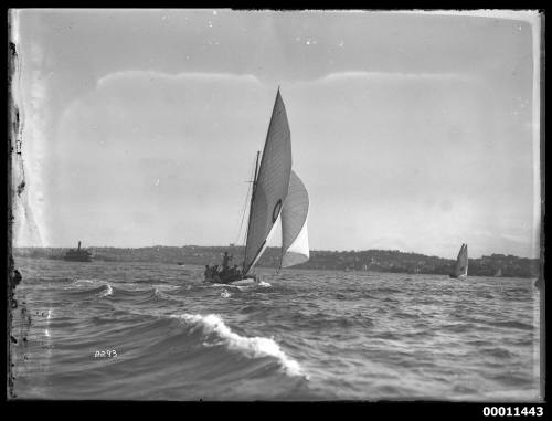 18-footer LIFESAVER or ARAWATTA with crew of eight visible