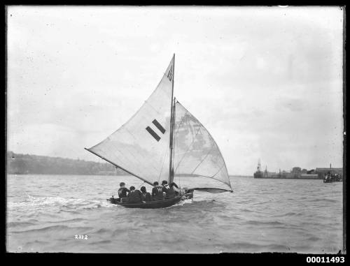 12-foot skiff off Cockatoo Island, INSC 2332