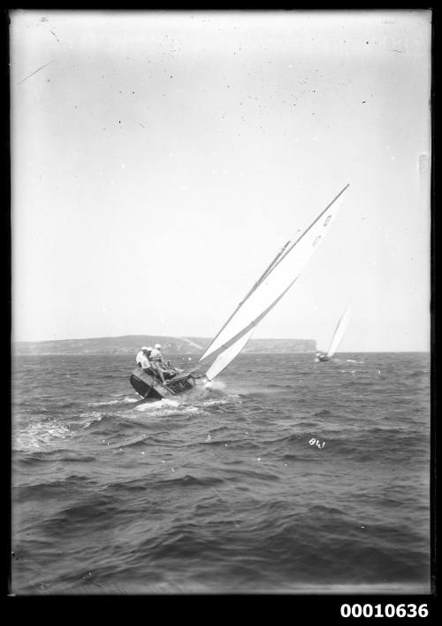 21-foot restricted class yacht AMITY (Q17) racing on Sydney Harbour