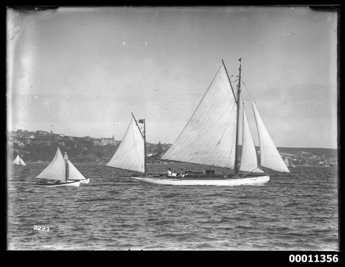 Large gaff yawl on Sydney Harbour, INSC 2227