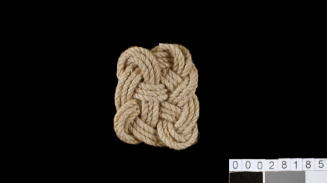 Oval shaped knotting mat