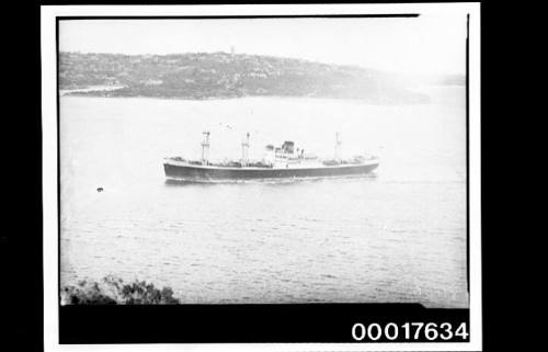 CLAN MACLAREN underway on Sydney Harbour