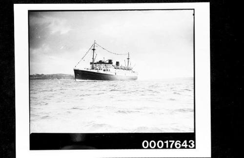 SS AWATEA entering Sydney Harbour on its Maiden Voyage