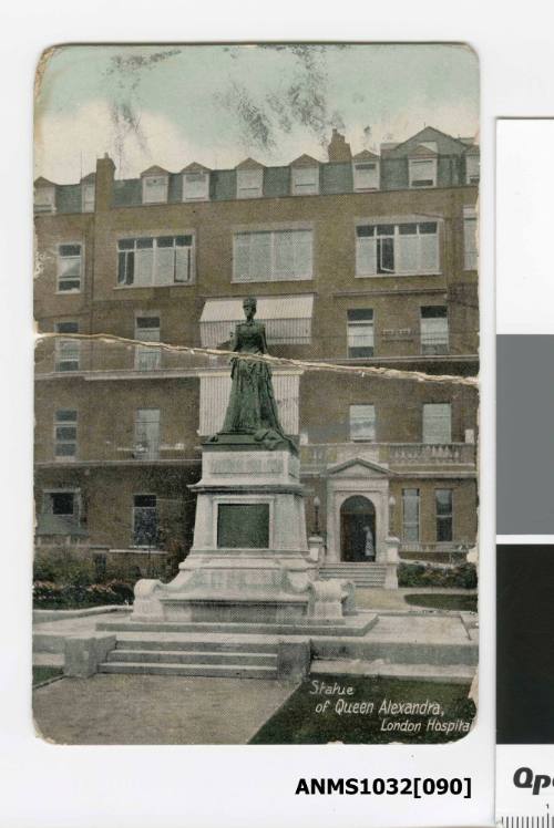 Postcard of the London Hospital sent to Beatrice Kerr