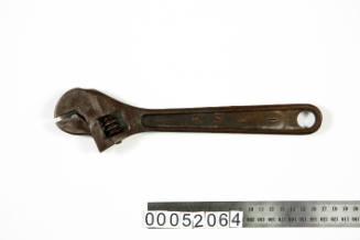 Adjustable spanner