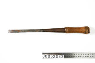 Chisel with handle