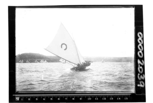 18-footer PASTIME sailing on Sydney Harbour