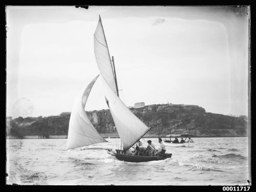 18-foot skiff heads up river near Ball's Head / Mann's Point on Parramatta River