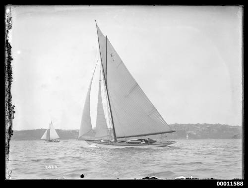 Victorian sloop EUN-NA-MARA on Sydney Harbour