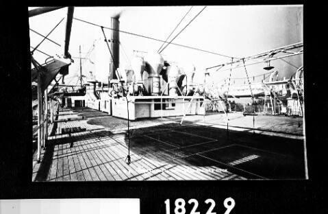 P&O STRATHEDEN - 1st Class sports deck