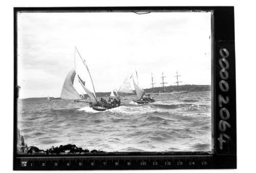  18-footers racing on Sydney Harbour