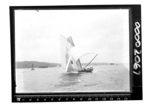 18-footer KISMET sailing on Sydney Harbour