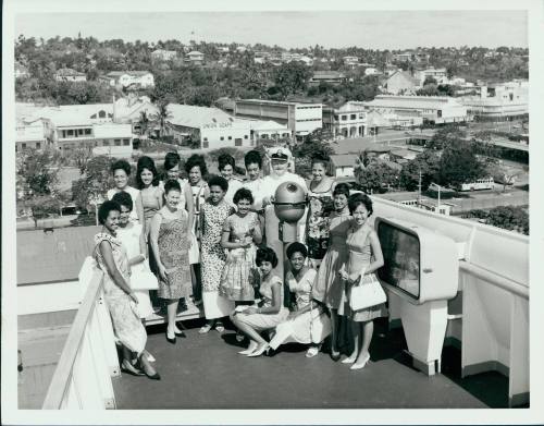 SS ORIANA, Captain with young women in a South Pacific port