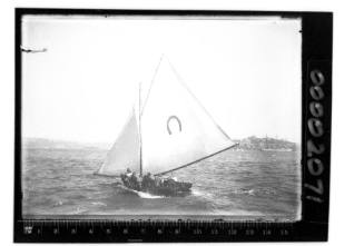 18-footer PASTIME on Sydney Harbour