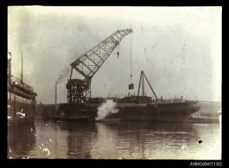 TSS KAROOLA  with the TITAN floating crane