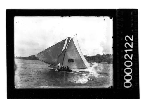 18-footer AUSTRALIAN sailing on Sydney Harbour