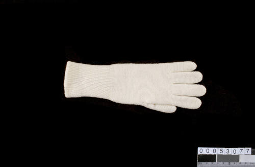 Child's knitted glove