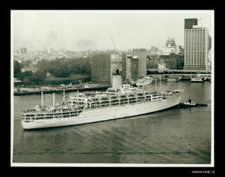 ORSOVA entering Circular Quay east