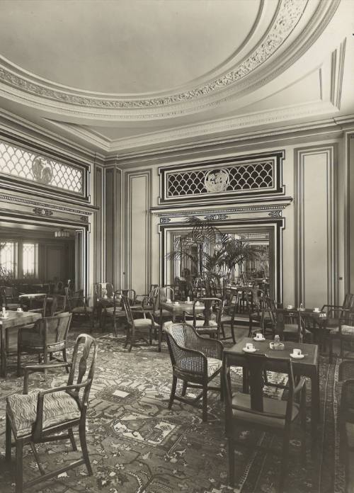 Orient Line's RMS ORONTES Cafe