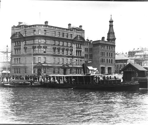 Photograph depicting LADY HOPETOUN at Circular Quay