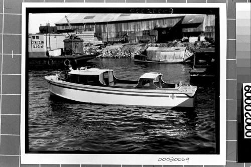 Motor launch for hospital ship ORANJE