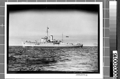 HMAS BENDIGO I in trials near Cockatoo Island Dockyard