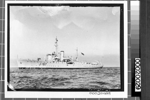 HMAS BENDIGO I in trials near Cockatoo Island Dockyard