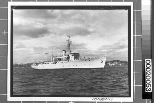 HMAS MILDURA I off the coast of the eastern suburbs, Sydney