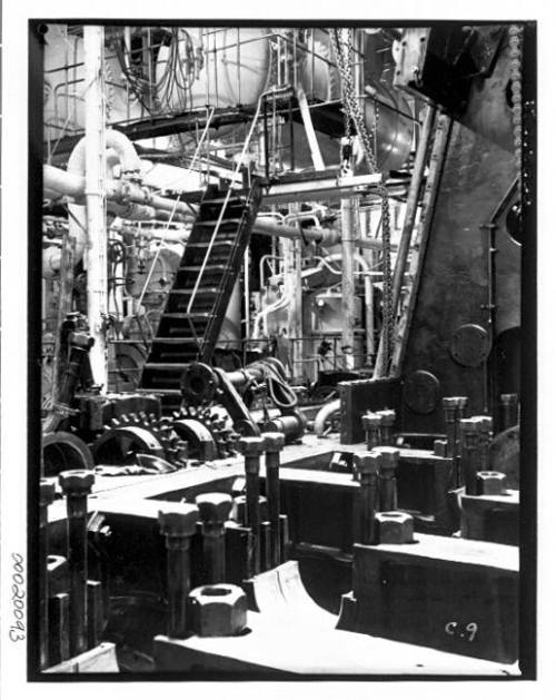 Machinery at  Cockatoo Island Dockyard, Sydney, 19 August 1940