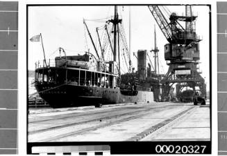 Loading coal on board SS MERNOO at Balmain Mine