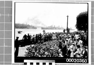 HMAS SYDNEY II returning to port