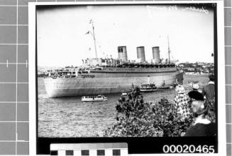 RMS QUEEN MARY near Athol Bight