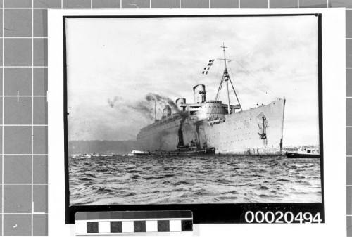 RMS QUEEN MARY possibly near Port Jackson in Sydney