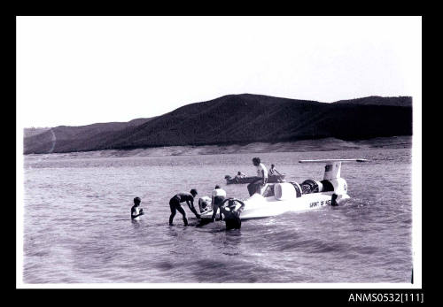 SPIRIT OF AUSTRALIA at Blowering Dam