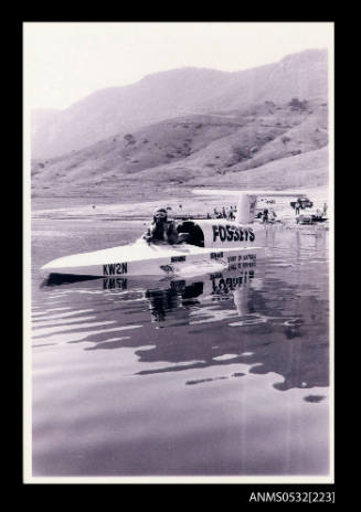 SPIRIT OF AUSTRALIA on the water of Blowering Dam