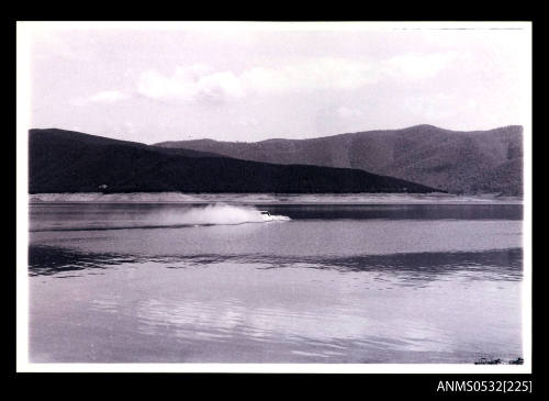 SPIRIT OF AUSTRALIA on Blowering Dam