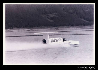 SPIRIT OF AUSTRALIA under power on Blowering Dam