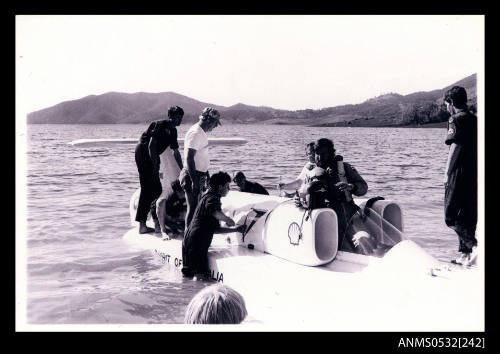 SPIRIT OF AUSTRALIA with Ken Warby and RAAF apprentices on Blowering Dam