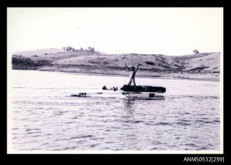 Ken Warby on SPIRIT OF AUSTRALIA at Blowering Dam