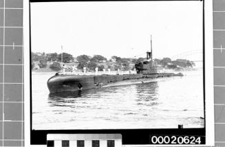 HMS PHOENIX entering Woolloomooloo Bay