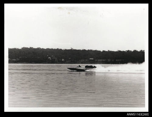 SPIRIT OF AUSTRALIA at high speed on Lake Munmorah