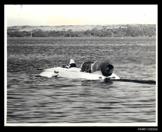 SPIRIT OF AUSTRALIA on Lake Munmorah